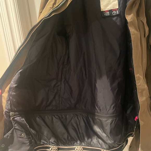 686 winter jacket - Picture 9 of 9